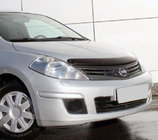 Nissan Tiida 2004–2011 Deflektor kapoty (SIM) fotografie 1