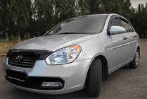 Hyundai Accent 2006–2010 Deflektor kapoty (SIM) fotografie 1