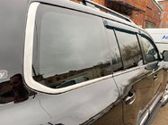 Toyota Land Cruiser 200 2007–2021 Lišty rohů zadního okna (2 ks, nerez) fotografie 1