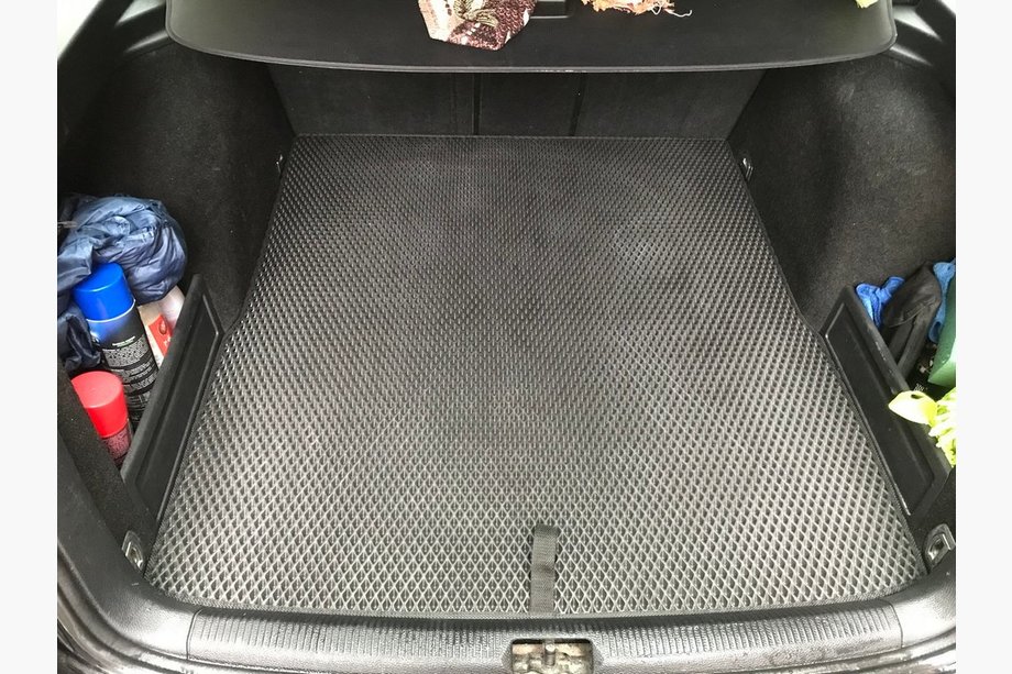 Volkswagen Passat B6 2006–2012 Vanička do kufru EVA (černá) SW Image