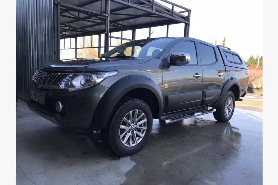 Mitsubishi L200 2015–2024 Dveřní lišty OmsaLine (ABS) Image