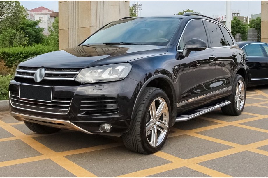 Volkswagen Touareg 2010–2018 Boční prahy ve stylu originálu V3 (2 ks, hliník) Image