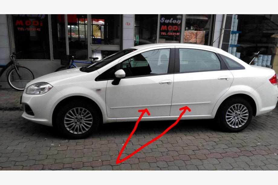 Fiat Linea 2006–2018 Plastové dveřní lišty (sada) Image