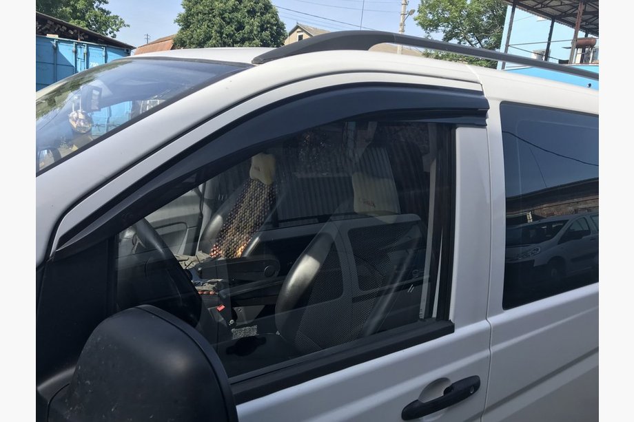 Mercedes Vito W639 2004–2014 Deflektory oken (2 ks, Sunplex Sport) Fotografie 1