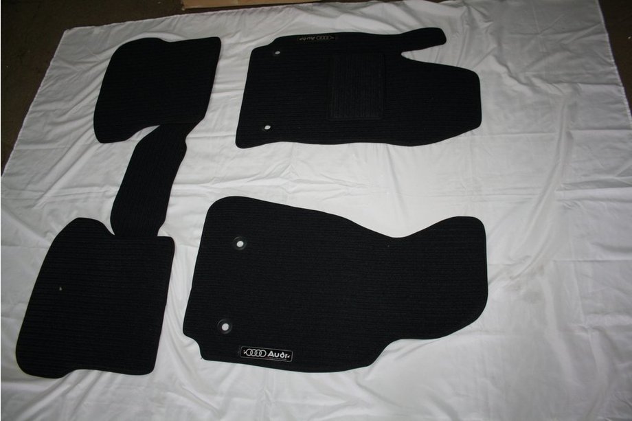 Audi A2 1999–2005 Textilní autokoberce do interiéru (Corona) Image