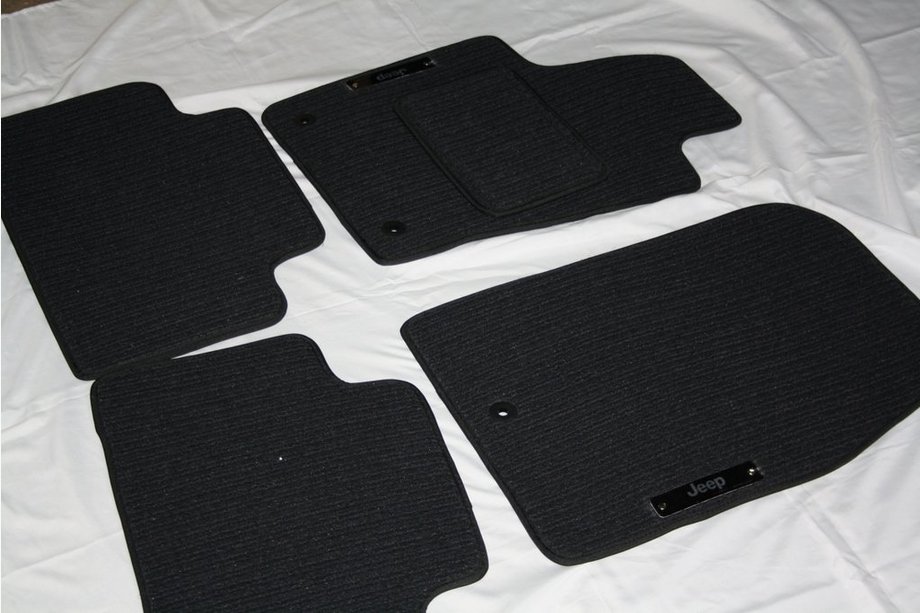 Jeep Grand Cherokee WK2 2010–2021 Textilní autokoberce do interiéru (Corona) Image