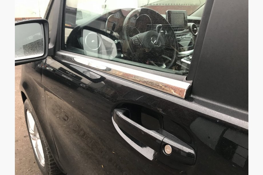 Mercedes Vito/V-class W447 2014– Spodní lišty okenních skel (2 ks, nerez) Image