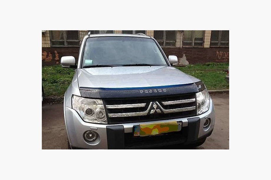 Mitsubishi Pajero Wagon IV 2006–2021 Deflektor kapoty (VIP) Image