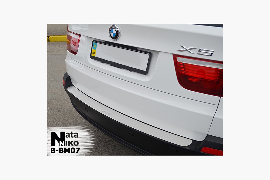 BMW X5 E70 2007–2013 Nerezová ochranná lišta zadního nárazníku NataNika Image