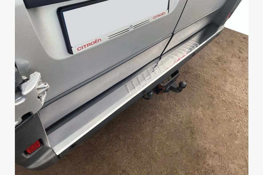 Citroen Jumper 2007–2025 Nerezová ochranná lišta na zadní nárazník Image