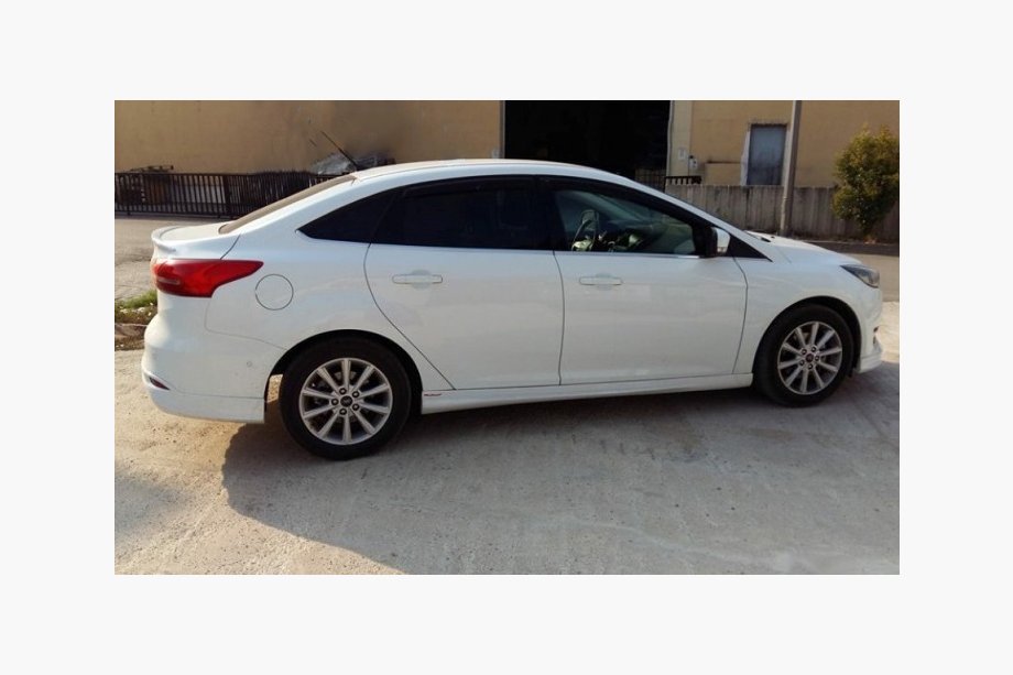 Ford Focus III 2011–2017 Boční prahy Sedan 2015↗ (k lakování) Image