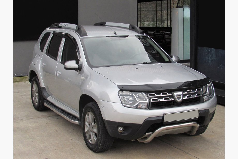 Renault Duster 2008–2017 Deflektor kapoty EuroCap Fotografie 1