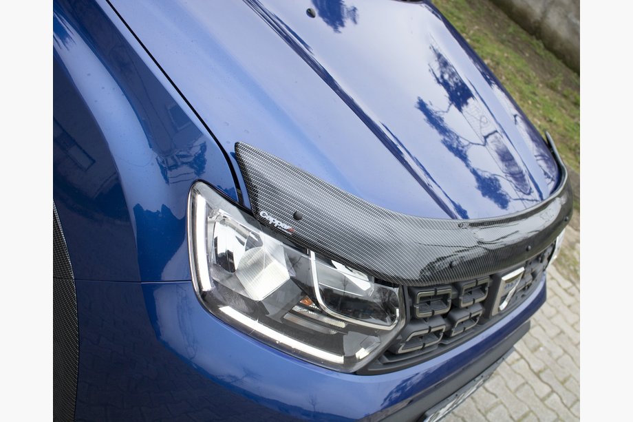 Dacia Duster 2018–2024 Deflektor kapoty (EuroCap, v imitaci karbonu) Image