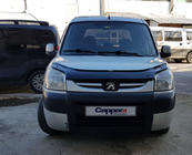 Peugeot Partner 1996–2008 Deflektor kapoty Eurocap (2003-2008) fotografie 2