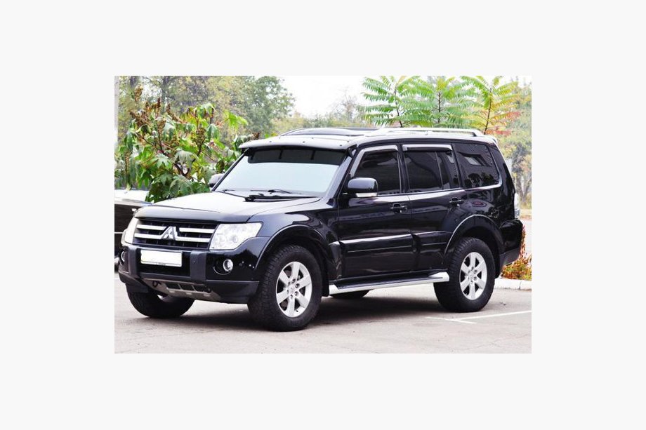 Mitsubishi Pajero Wagon IV 2006–2021 Deflektor na čelní sklo Image