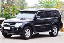 Mitsubishi Pajero Wagon IV 2006–2021 Deflektor na čelní sklo fotografie 1