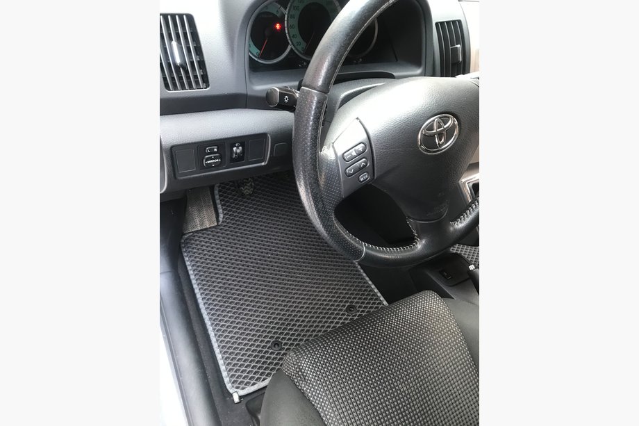 Toyota Corolla Verso 2004–2009 EVA autokoberce (černé) Image