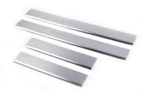 Land Rover Discovery III 2004–2009 Nerezové kryty prahů Carmos (4 ks) fotografie 1