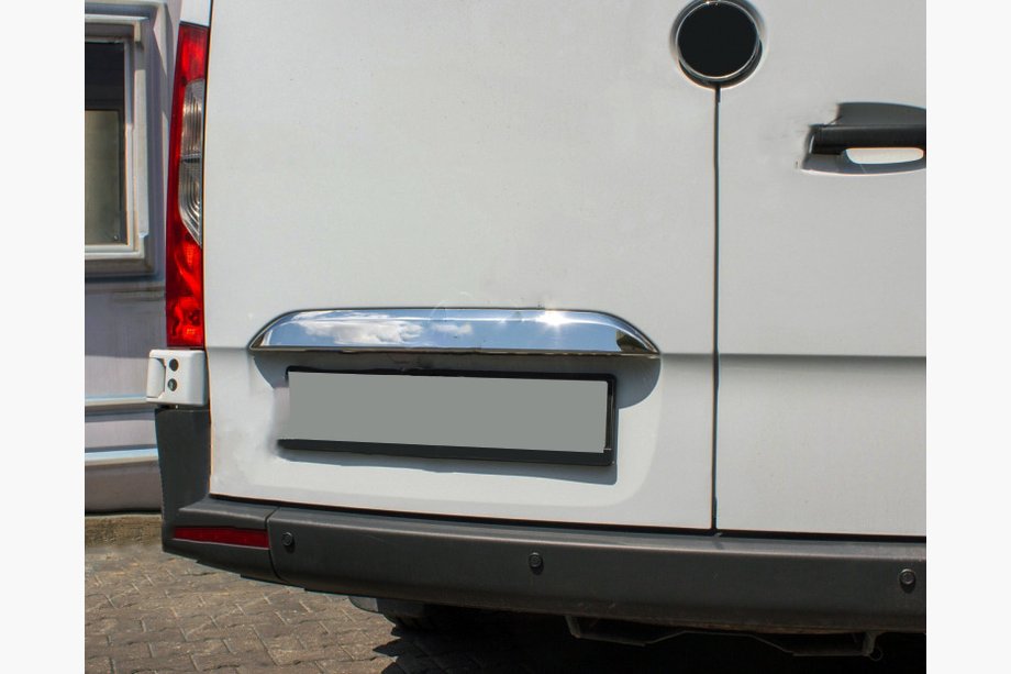 Mercedes Sprinter W907/W910 2018– Chromová lišta nad SPZ (nerez) Carmos - turecká ocel Image
