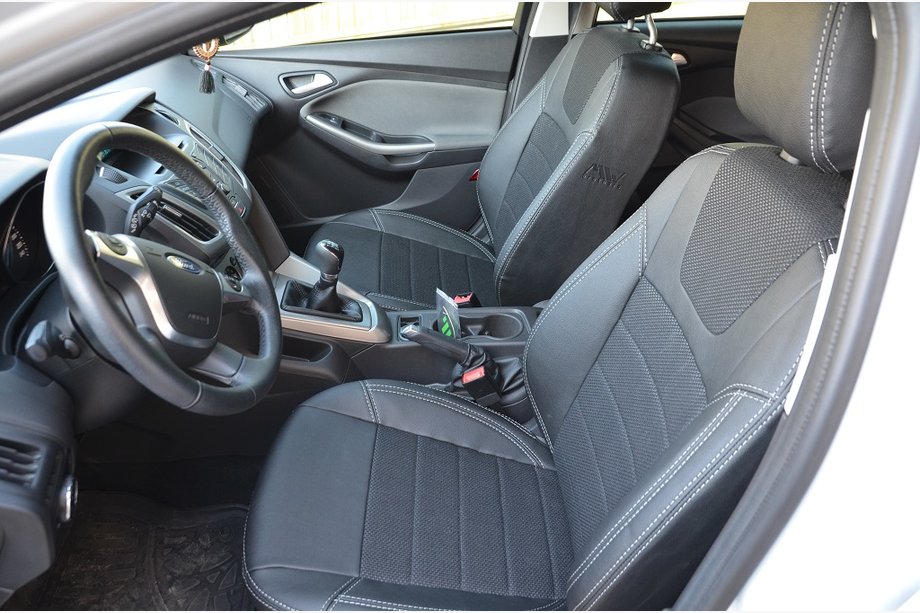 Ford Focus III 2011–2017 Autopotahy na míru z ekokůže Brothers Dynamic Image