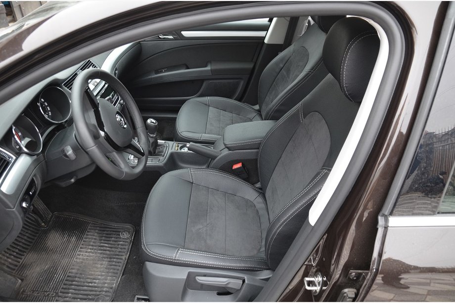 Skoda Superb 2009–2015 Autopotahy (2013↗, koženka↗alcantara, Elite) Image