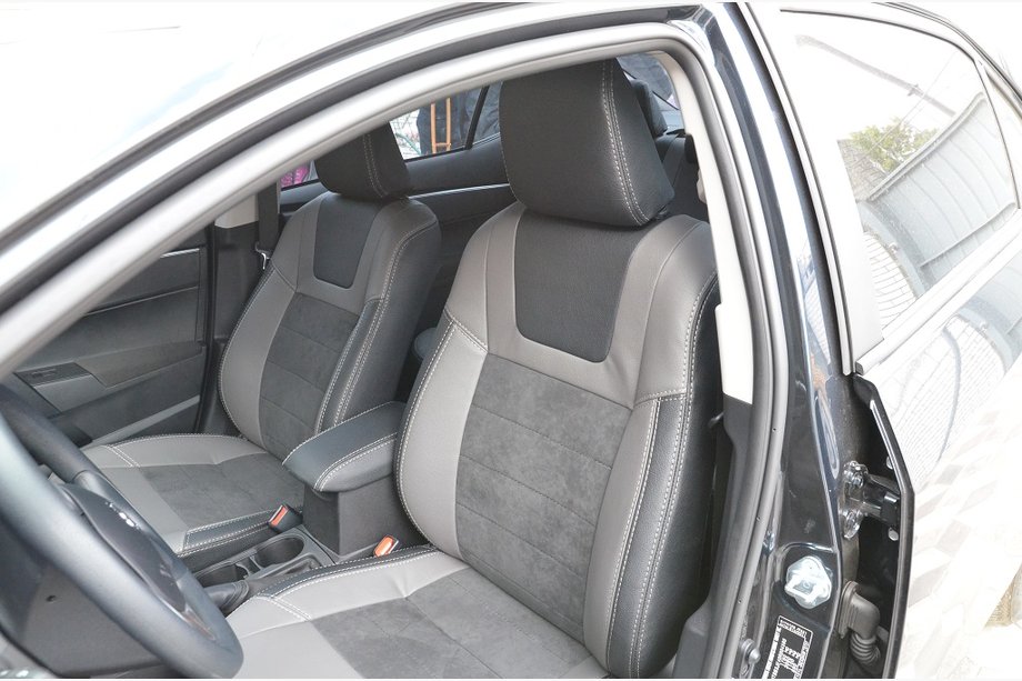 Toyota Corolla 2013–2019 Autopotahy Elite (koženka + imitace Alcantary) Image