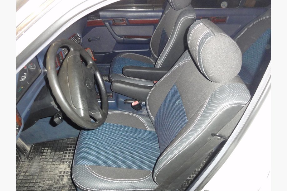 BMW řady 5 E34 1988–1995 Autopotahy (eko kůže↗látka, Premium) Image