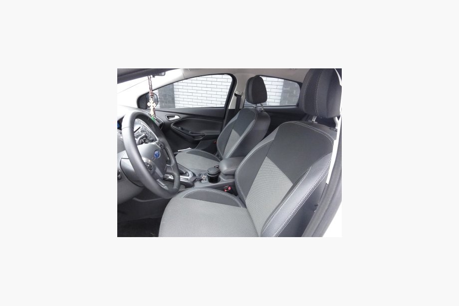 Ford Focus III 2011–2017 Potahy na sedadla na míru z ekokůže Brothers Premium Image