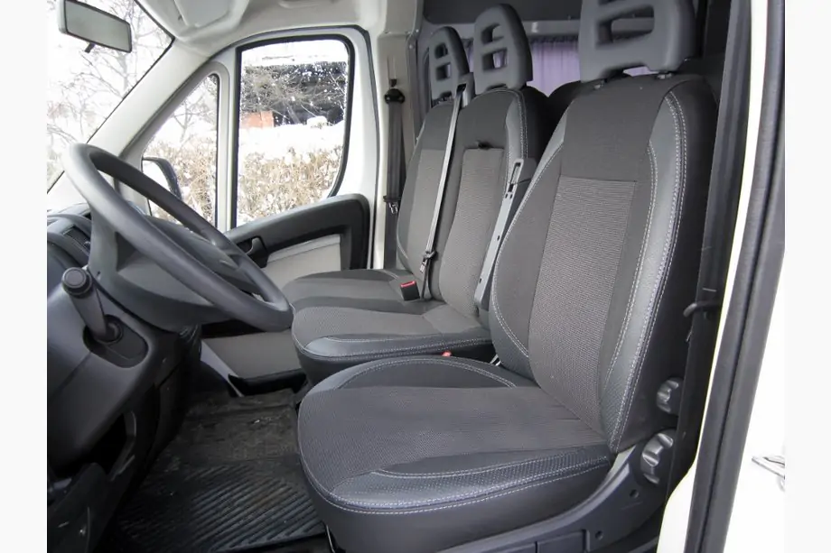 Nissan NV300/Primastar 2016– Autopotahy (textil + koženka, Premium) Image