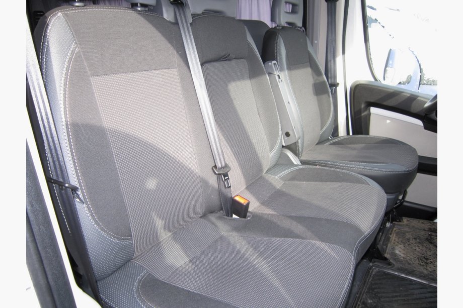 Nissan NV300/Primastar 2016– Autopotahy (textil + koženka, Premium) Přední (1+1) Fotografie 2