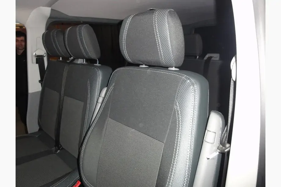 Volkswagen T5 Caravelle 2004–2010 Autopotahy (eko kůže a látka, Premium) Kompletní sada a přední sedadla (1+1) Image