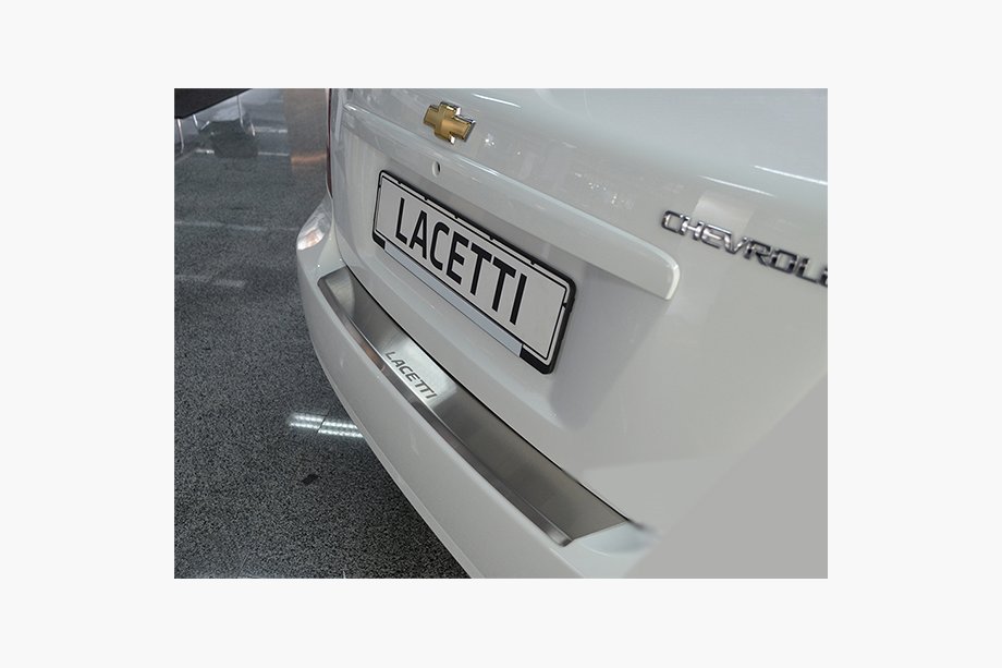 Chevrolet Lacetti 2003–2024 Nerezová ochranná lišta na zadní nárazník s ohybem Natanika Hatchback Image