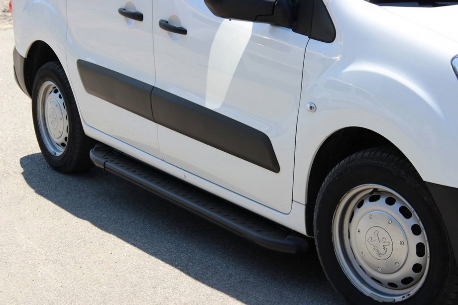 Peugeot Partner Tepee 2008–2018 Boční nášlapy Allmond Black (2 ks, hliník) Image