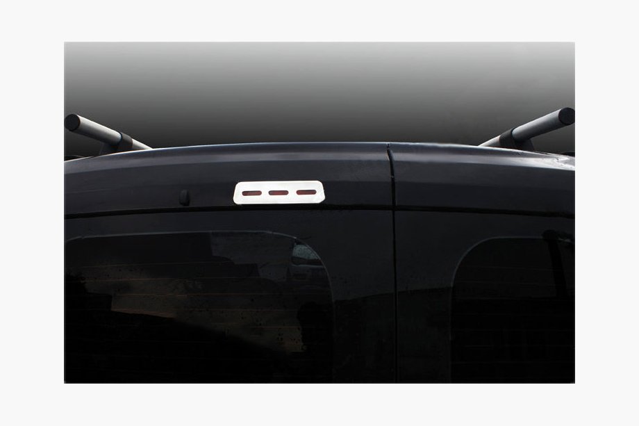Fiat Fiorino/Qubo 2008–2024 Nerezový rámeček zadního brzdového světla Image