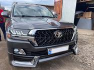 Toyota Land Cruiser 200 2007–2021 Sada bodykitu 2016↗ (TRD 2021) Bílá barva fotografie 1
