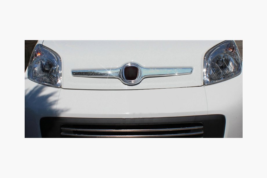 Fiat Fiorino/Qubo 2008–2024 Lišta na hranu kapoty (plastová) Image