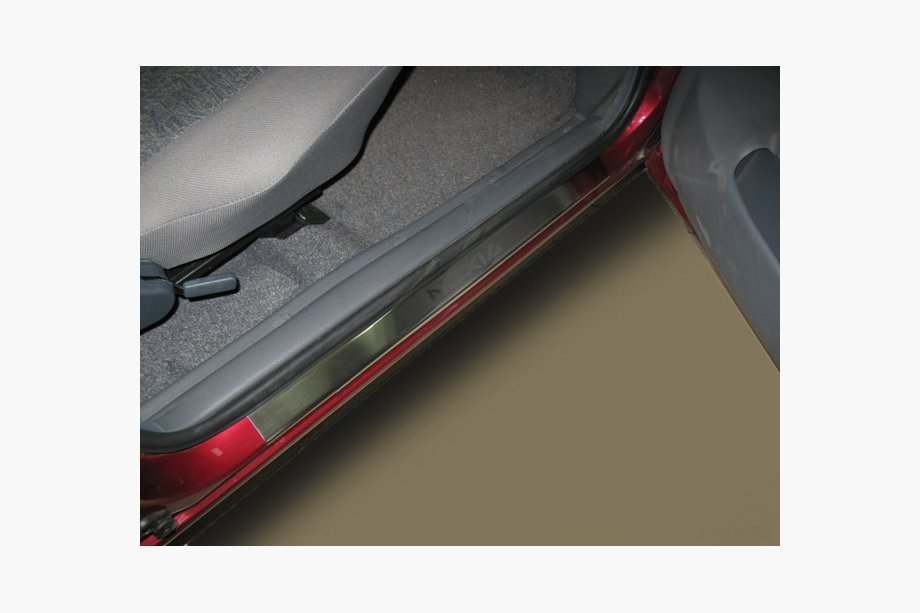 Daewoo Nexia 1995–2016 Nerezové kryty prahů Nataniko (4 ks) Standard - páska Lohmann, 0,5 mm Image