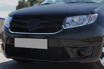 Renault Sandero 2013–2022 Nerezové lišty na masku chladiče fotografie 1