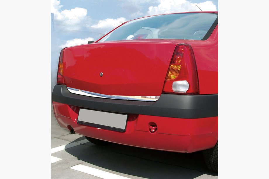 Renault Logan I 2008–2013 Nerezová lišta spodní hrany víka kufru Image