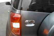 Daihatsu Terios 2006–2017 Kryt madla otevírání víka kufru (nerez) fotografie 1