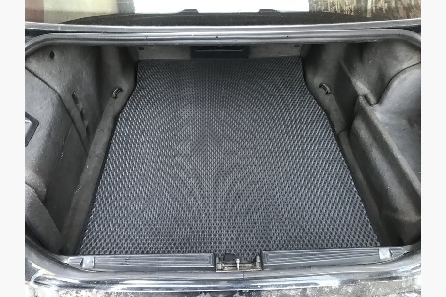 BMW řady 7 E38 1994–2001 EVA vana do kufru (černá) Image