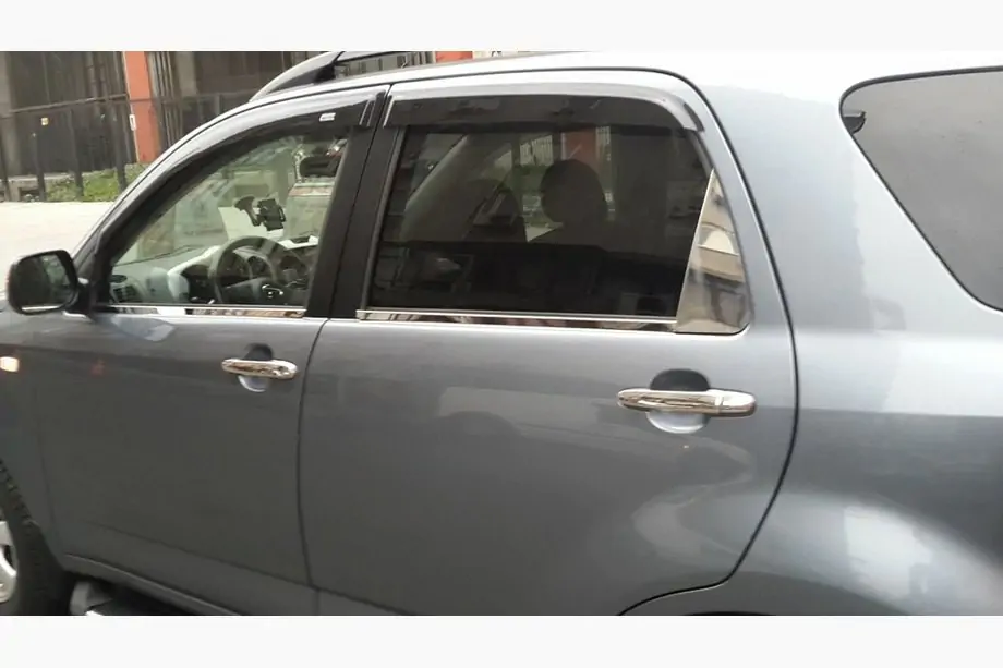 Daihatsu Terios 2006–2017 Nerezové lišty na deflektory oken (2 ks) Image