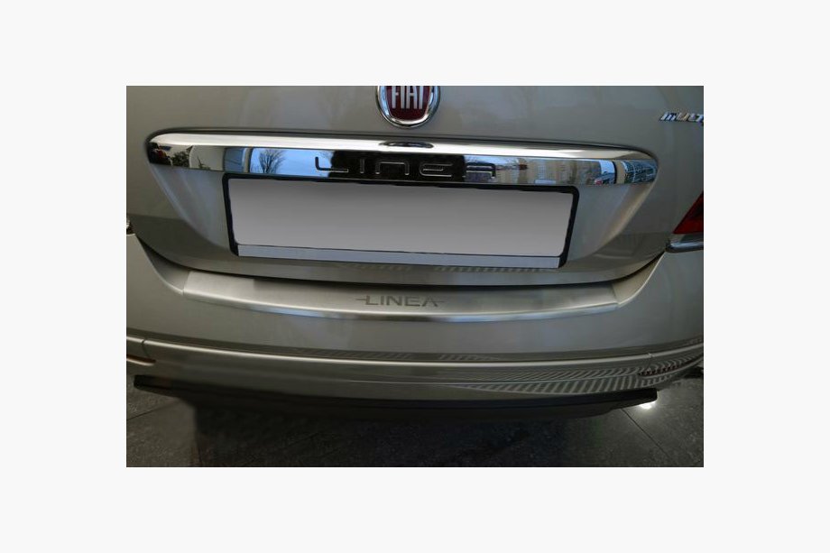 Fiat Punto Grande/EVO 2006–2018 Nerezová lišta na zadní nárazník s ohybem Nataniko (2011+, nerez) Image