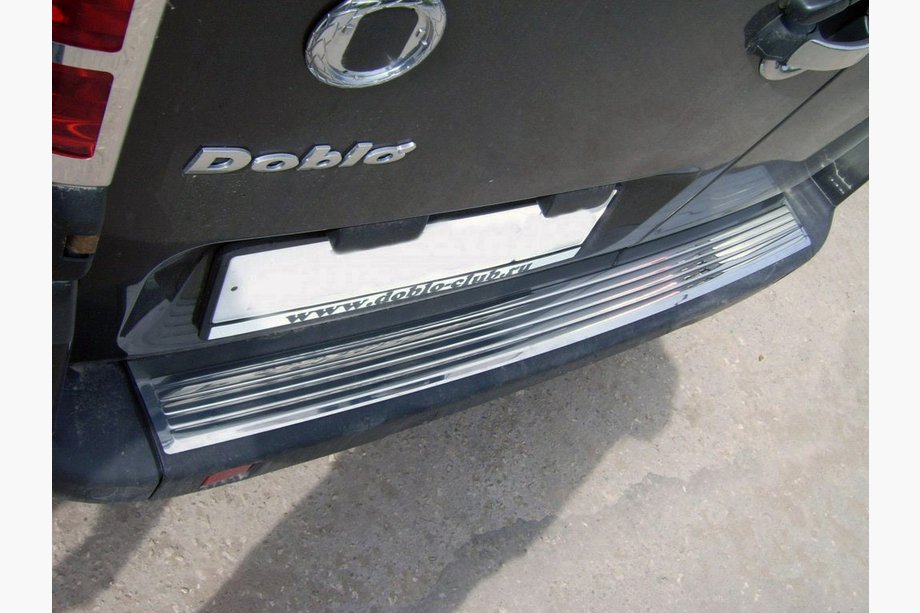 Fiat Doblo I 2005–2010 Nerezové lišty na zadní nárazník OmsaLine Lesklá Image