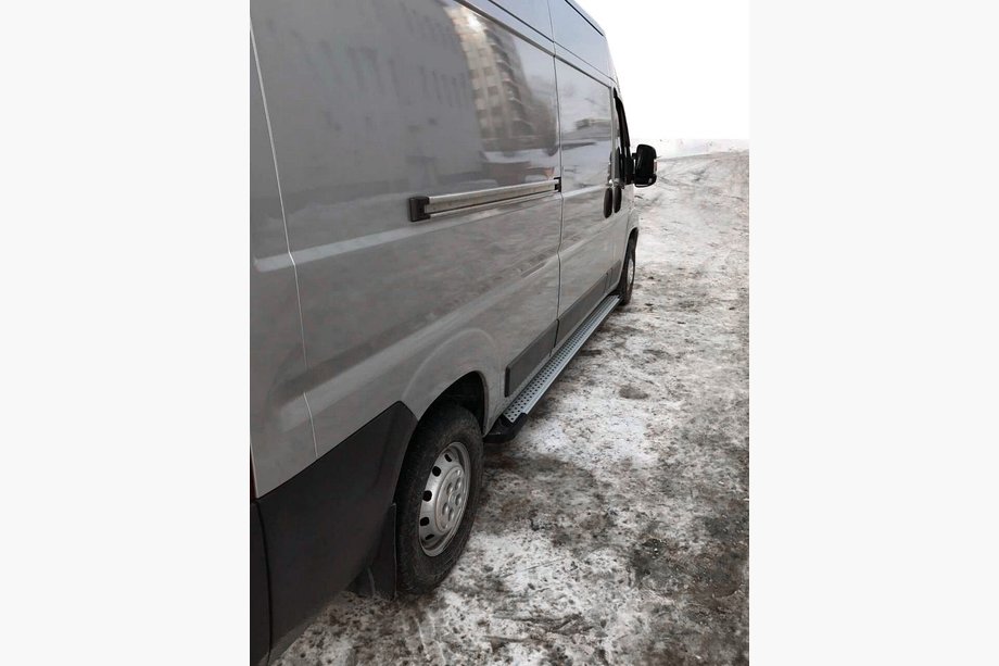 Peugeot Boxer 2006–2025 Boční nášlapy Allmond Grey (2 ks, hliník) Dlouhý rozvor Fotografie 11