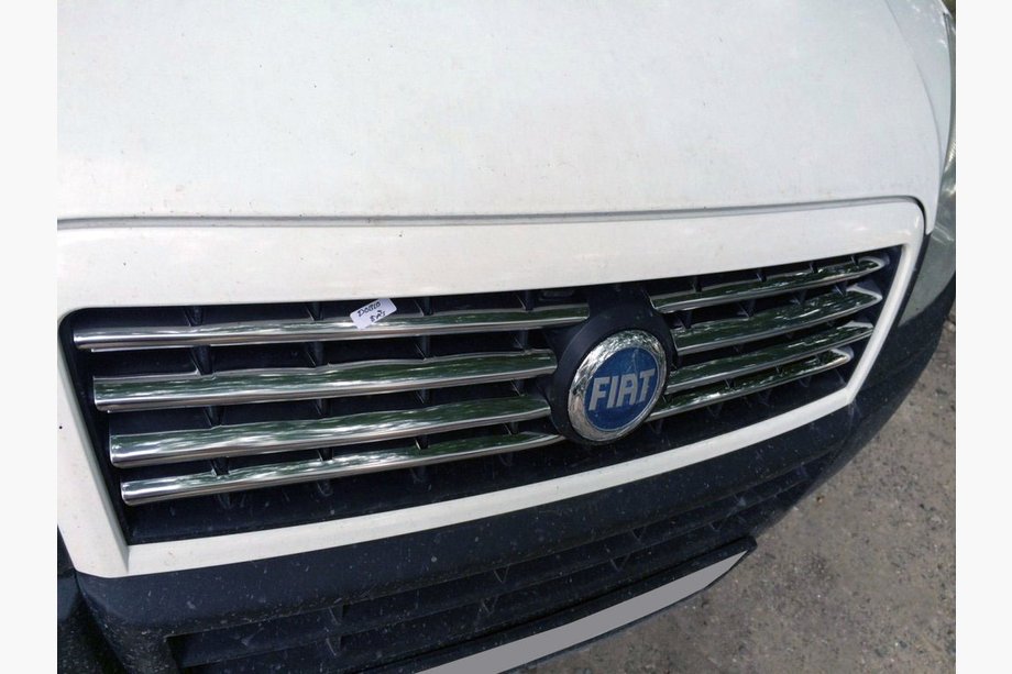 Fiat Doblo I 2005–2010 Nerezové kryty masky chladiče (8 ks) Image