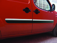Fiat Doblo I 2005–2010 Dveřní lišty – úzký model (4 ks, nerez) OmsaLine – italská nerezová ocel fotografie 3
