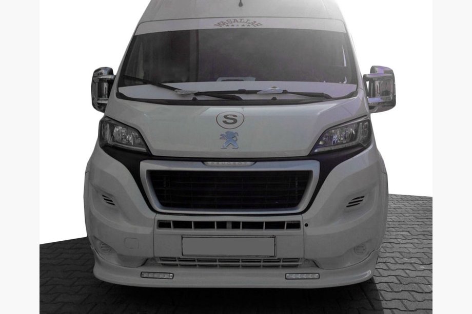 Fiat Ducato 2006–2025 Přední lip spoiler 2014↗︎ (úzký s LED, k lakování) Image