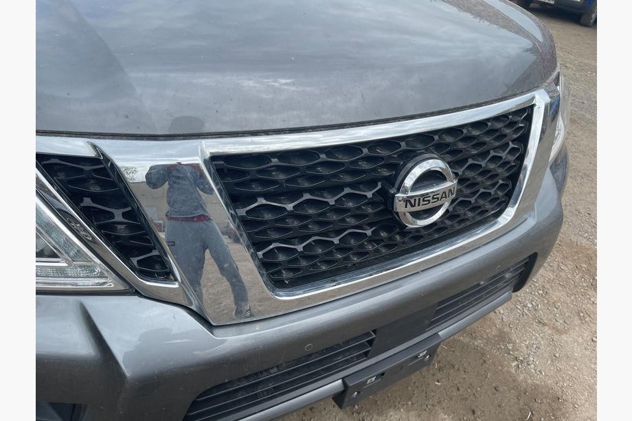 Nissan Armada 2016–2024 Přední maska (originál, rok 2019) Image