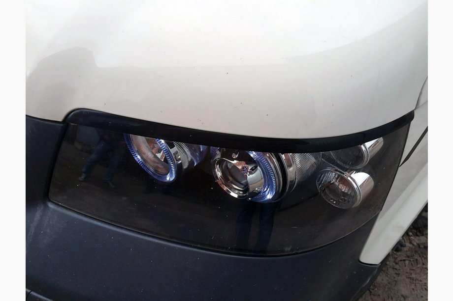 Volkswagen T5 Multivan 2003–2010 Mračítka na světlomety (2 ks, plast, černá) Matná černá Image